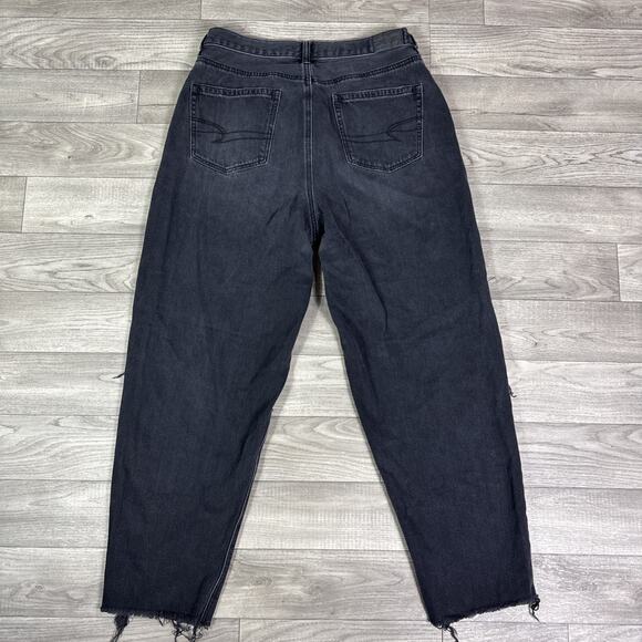 American Eagle Ripped High Rise Relaxed Mom Jeans Black Wash sz 10 - Picture 7 of 8